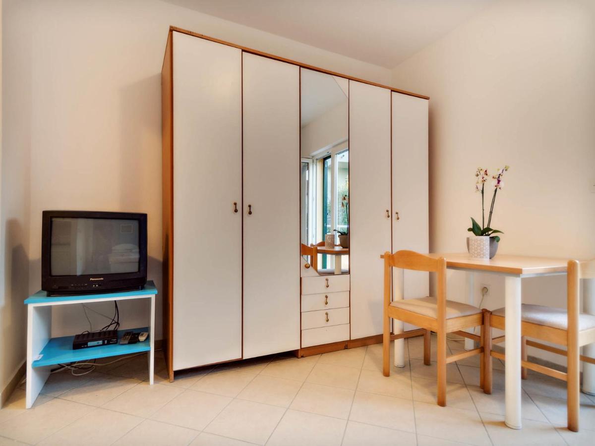 Apartments Zizic Vodice Phòng bức ảnh