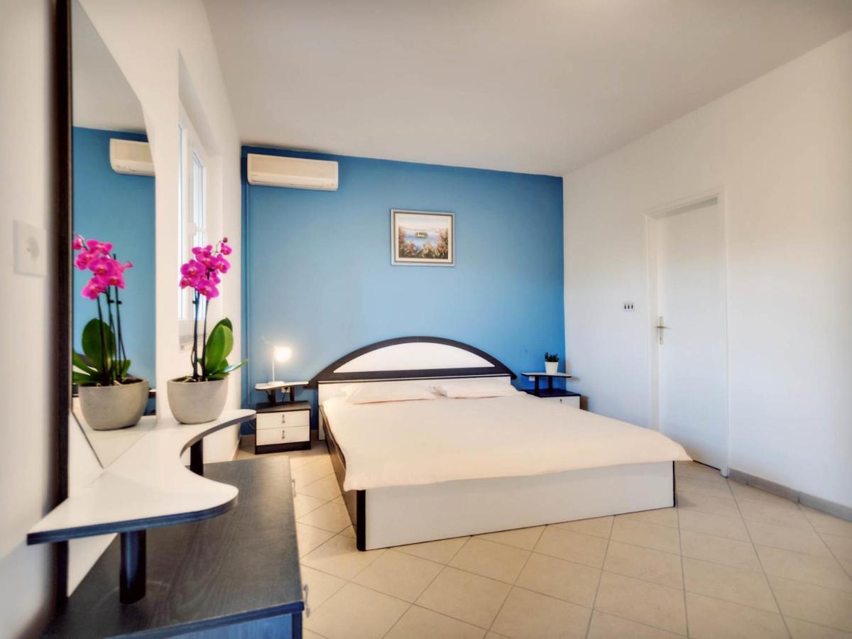 Apartments Zizic Vodice Phòng bức ảnh